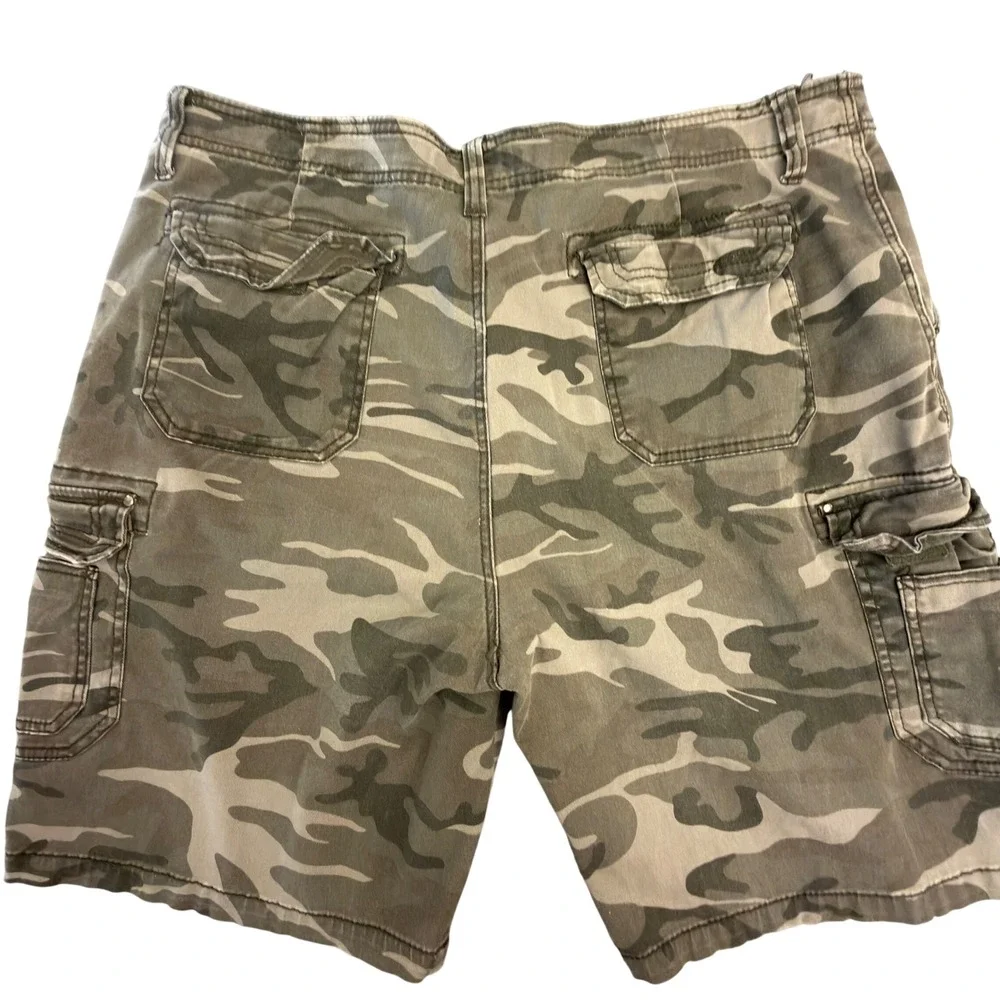 Unionbay Mens Camo Cargo Shorts Green Brown Size 42 Stretch Cotton Utility Camo
